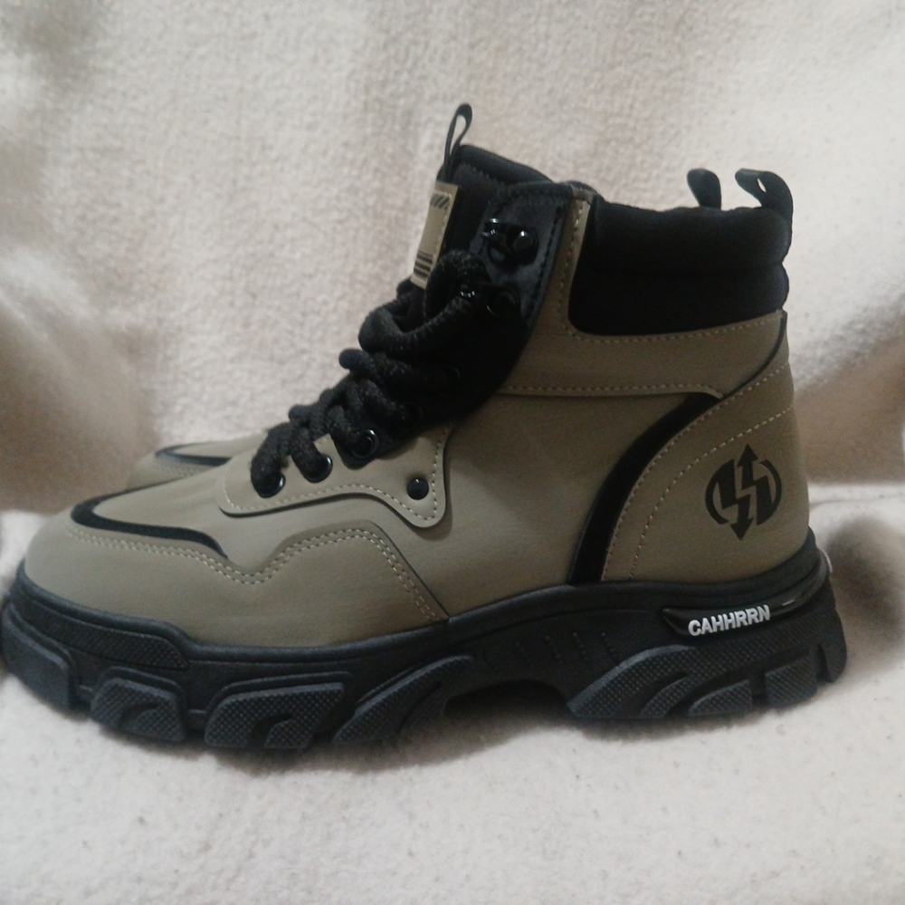 Cahhrn Grey/Green Suede Chukka/Motorcycle Boots NIB/NWTS